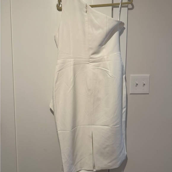 Lavish Alice White Dress - Picture 2 of 2